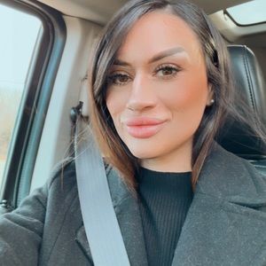 Meet your Posher, Anacely